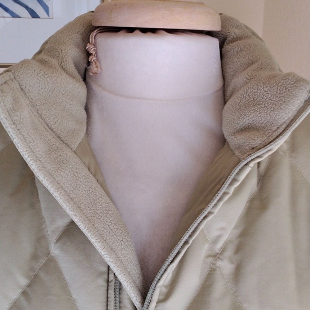 Eddie Bauer Premium Goose Down Vest - Picture 4 of 12